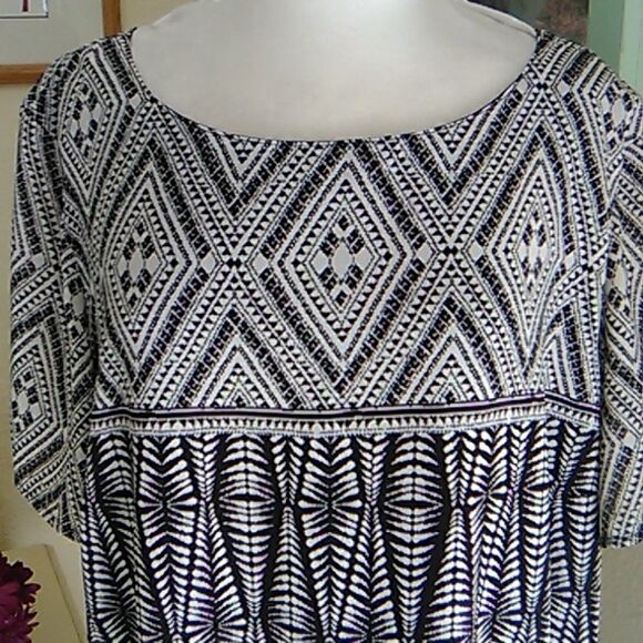 Avon Border Print Shift Dress - Picture 2 of 8